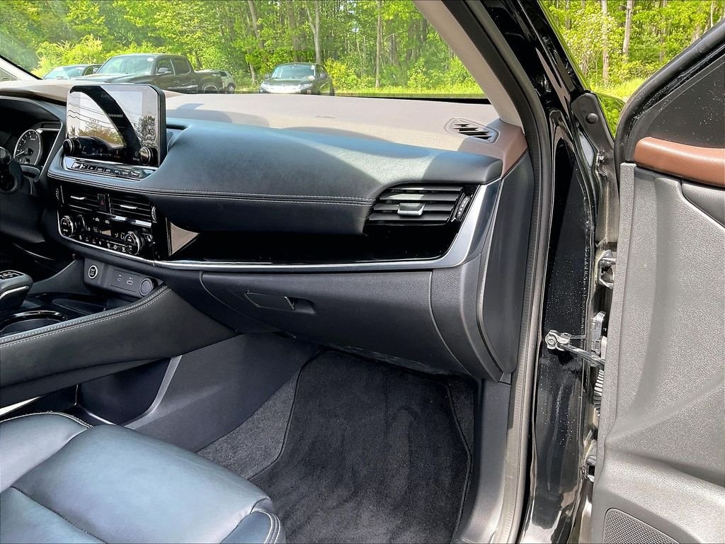 Certified Used 2022 Black Nissan SL image 13