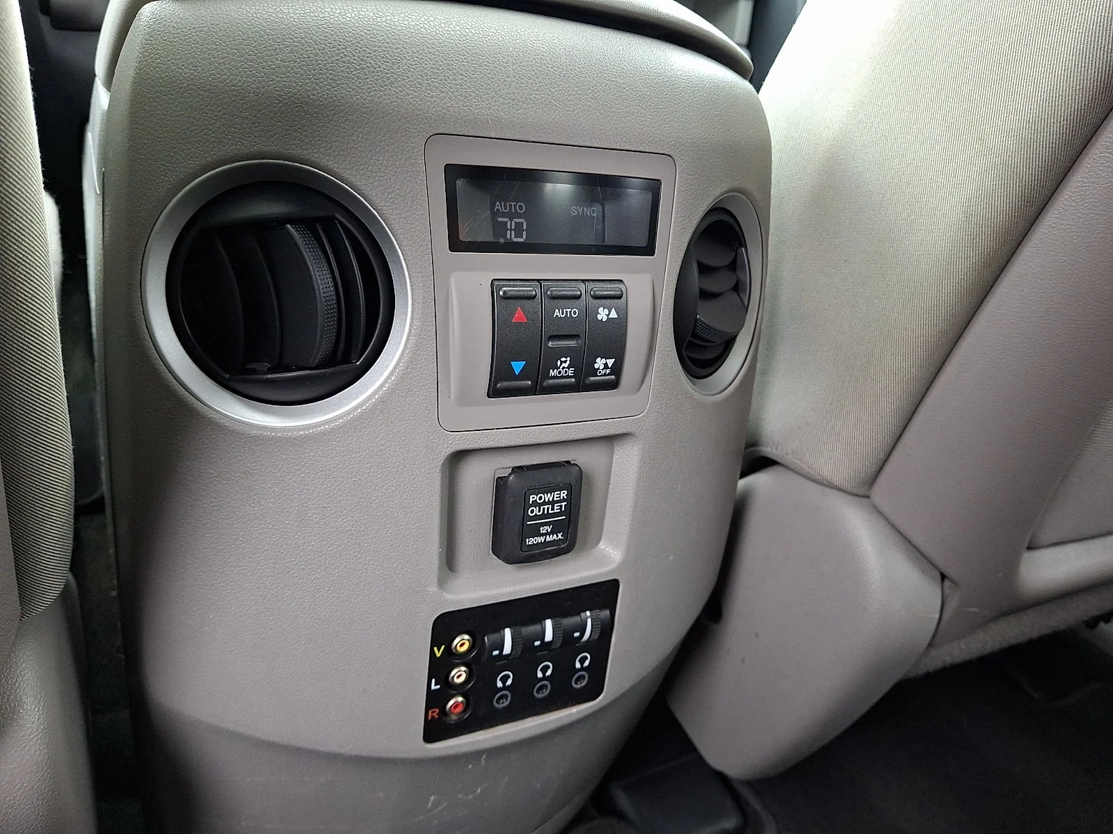 Used 2015 Modern Steel Metallic Honda SE image 11