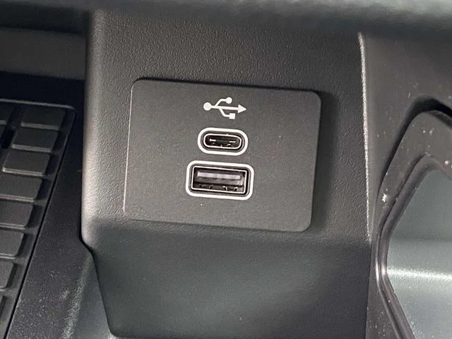 New 2026 Carbonized Gray Metallic Ford XLT image 21