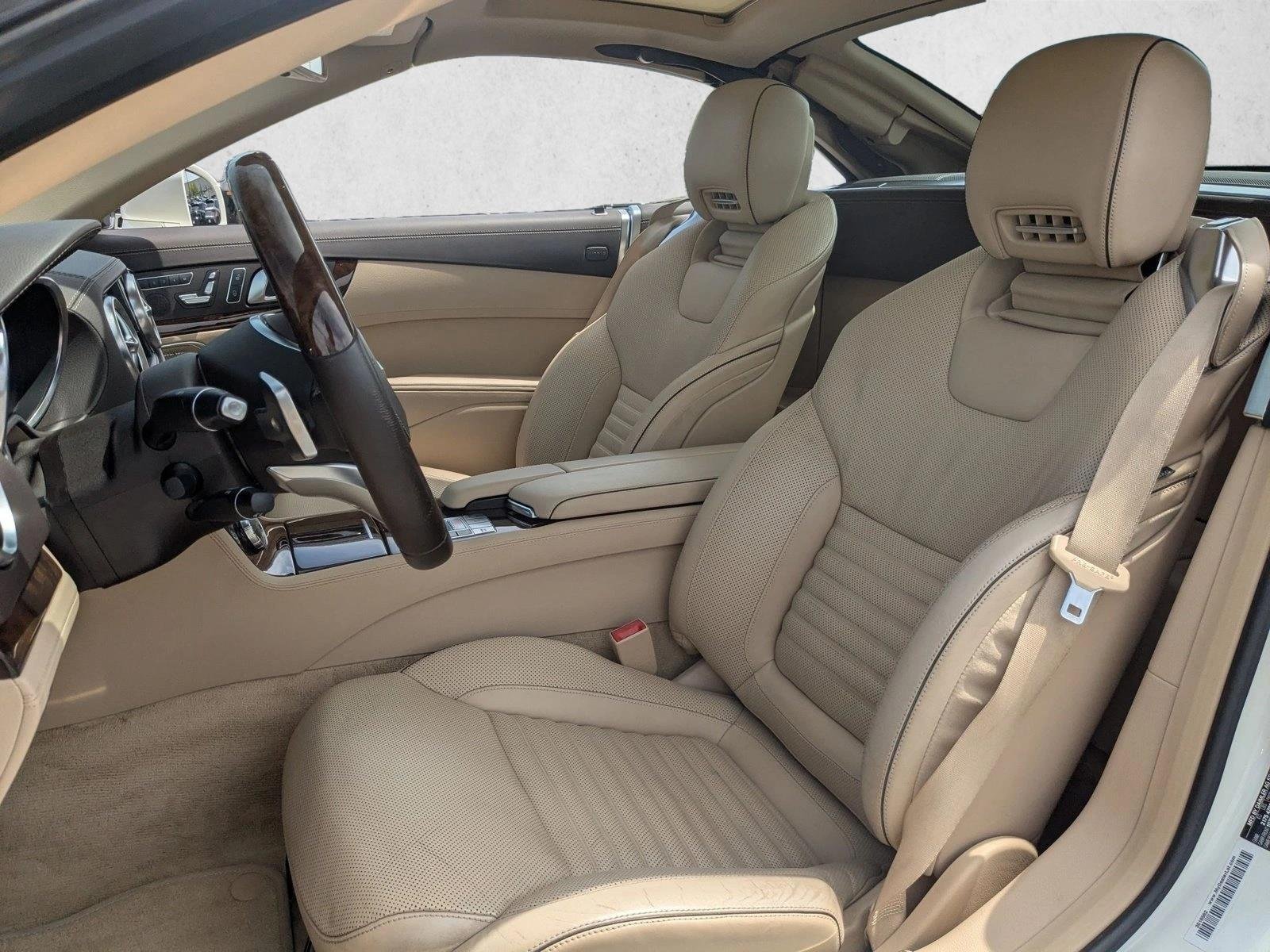Used 2019 Designo Diamond White Metallic Mercedes-Benz SL 550 image 18