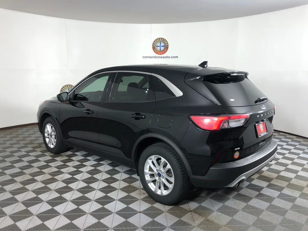 Used 2020 Black Ford SE image 18