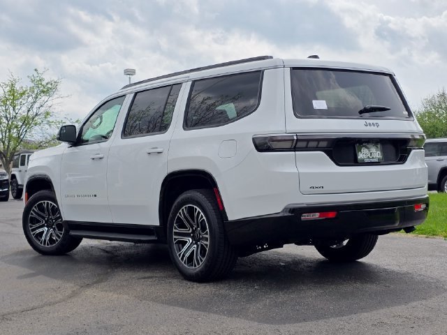 New 2026 Bright White Clear-Coat Exterior Paint Jeep  image 27