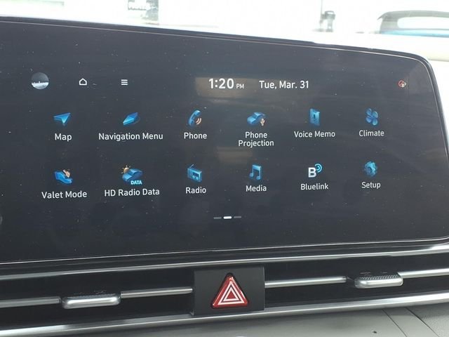 Used 2023  Hyundai SEL image 18
