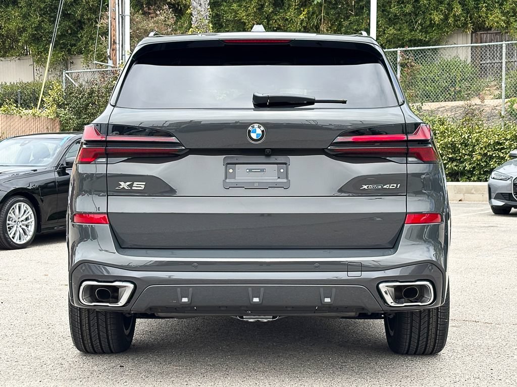 New 2026 Dravit Grey Metallic BMW xDrive40i image 18