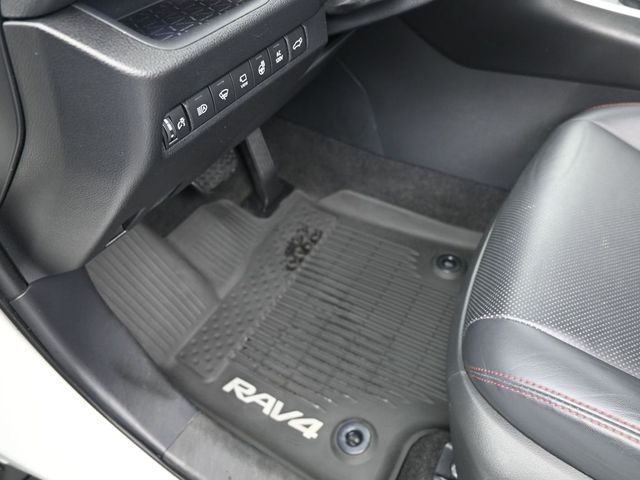 2021 Toyota RAV4 XSE - Photo 16