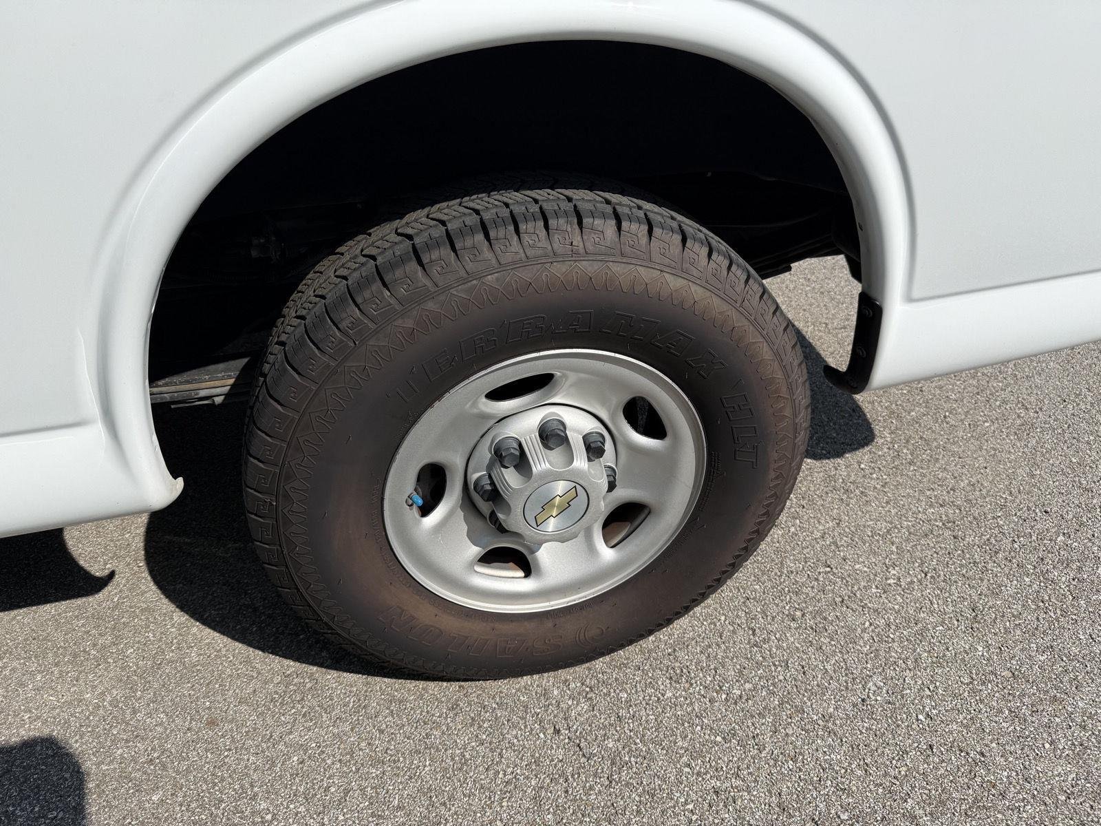 Used 2023 Summit White Chevrolet 1LS image 17