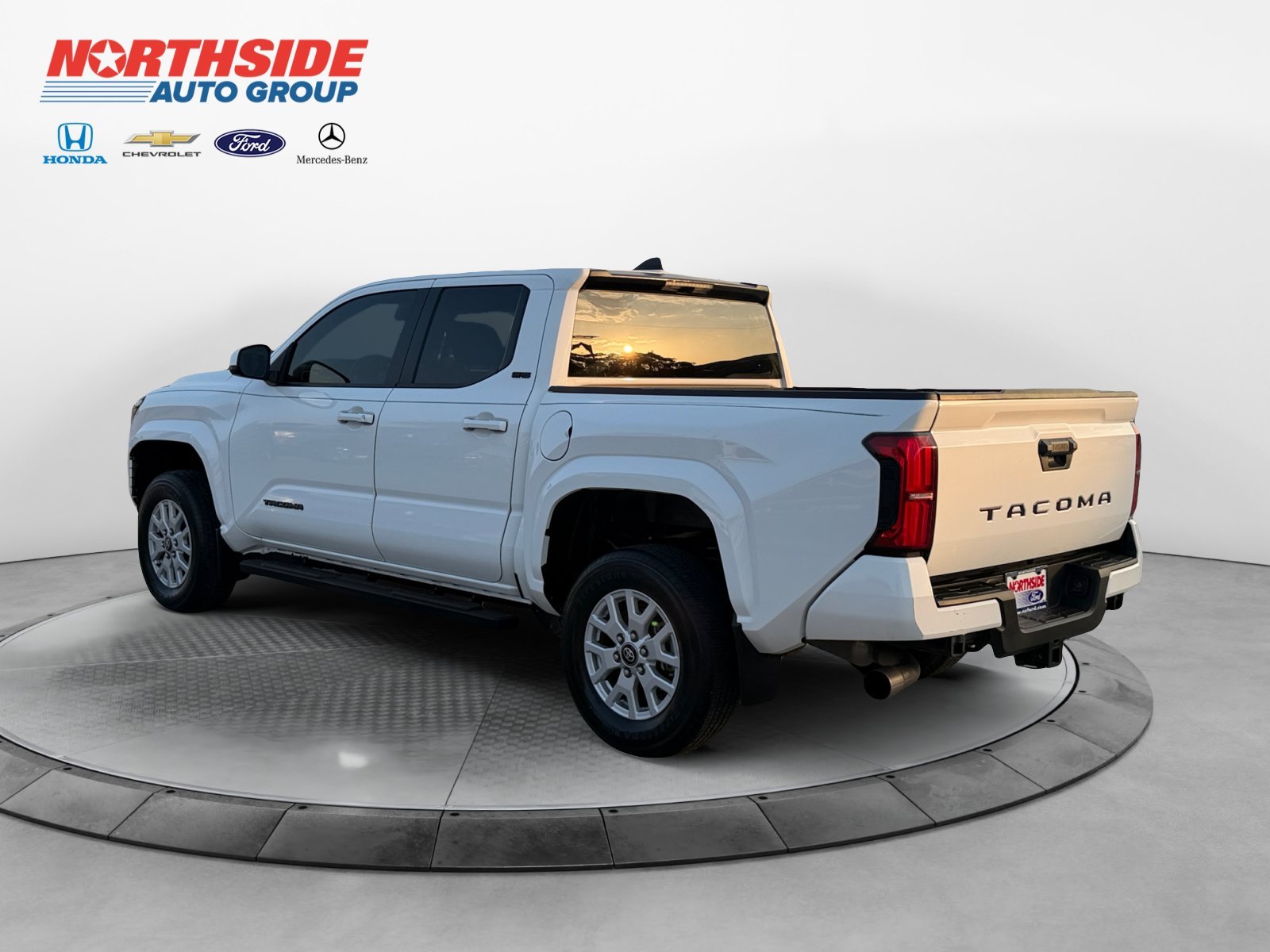Used 2024 Ice Toyota SR5 image 5