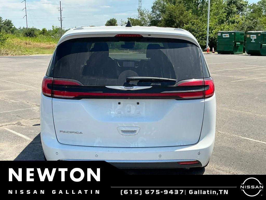 Used 2023 White Chrysler Touring L image 6