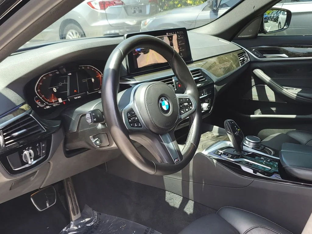 Used 2021 Black BMW 540i image 22