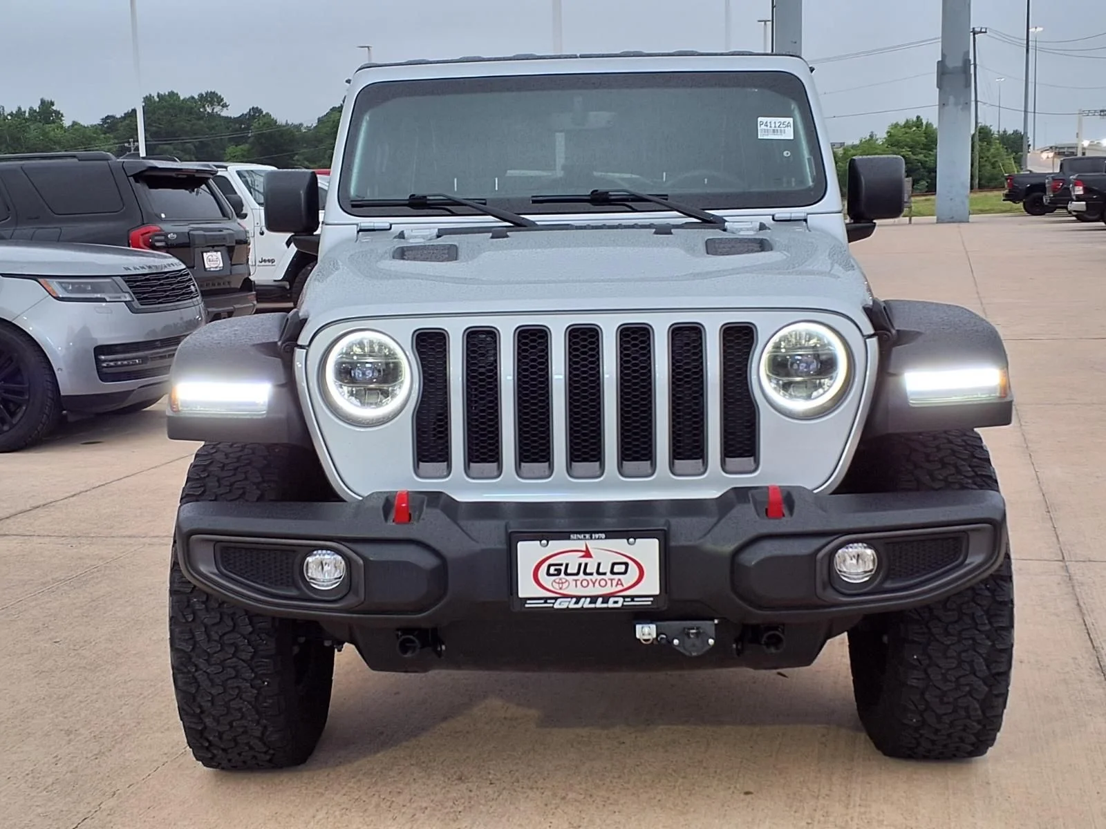 Used 2023 Silver Jeep Rubicon image 4