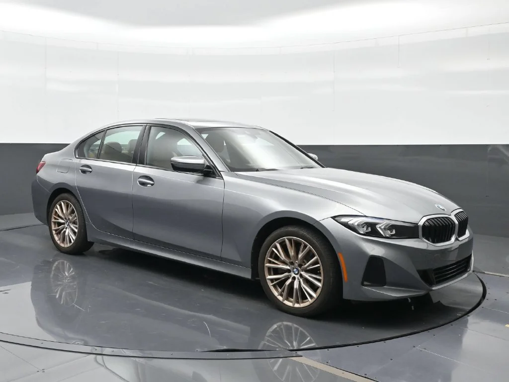 Used 2023 Skyscraper Grey Metallic BMW 330i image 4