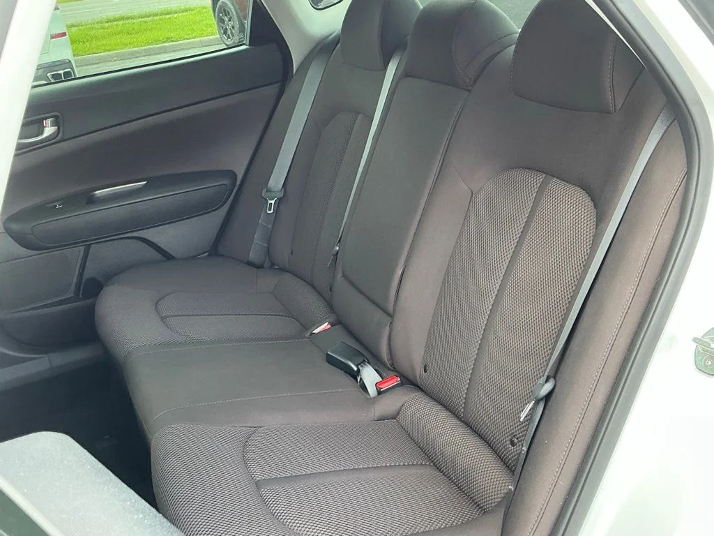 Used 2020 White Kia LX image 24