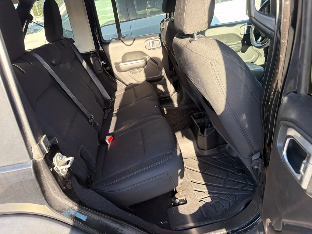 Used 2020 Black Jeep Unlimited Sport S image 17