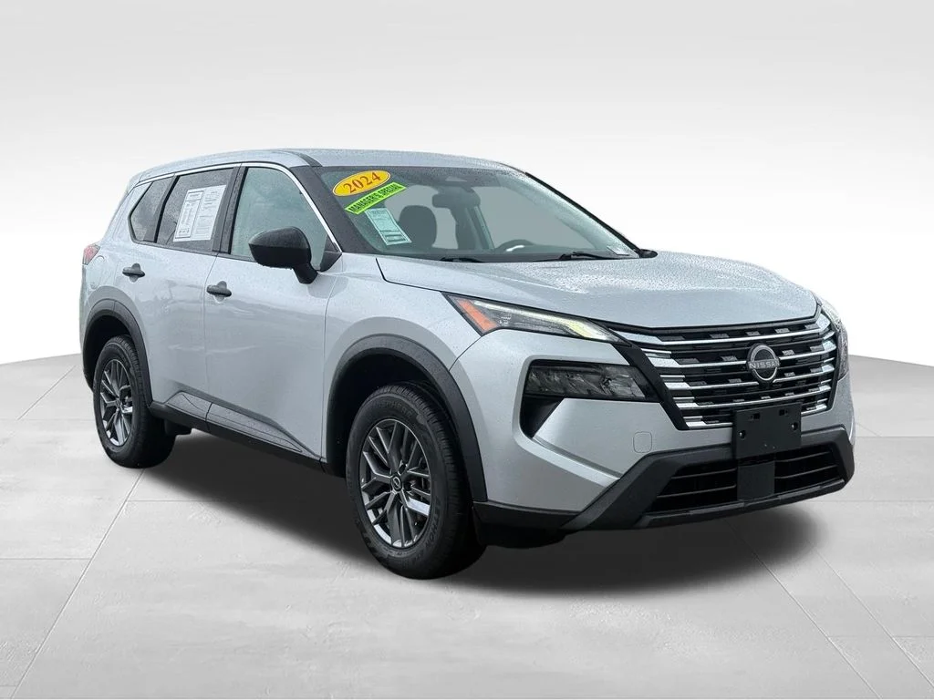 Used 2024 Silver Nissan S image 28