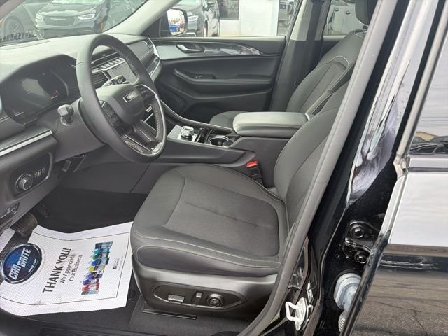Used 2023 Black Jeep Laredo image 11