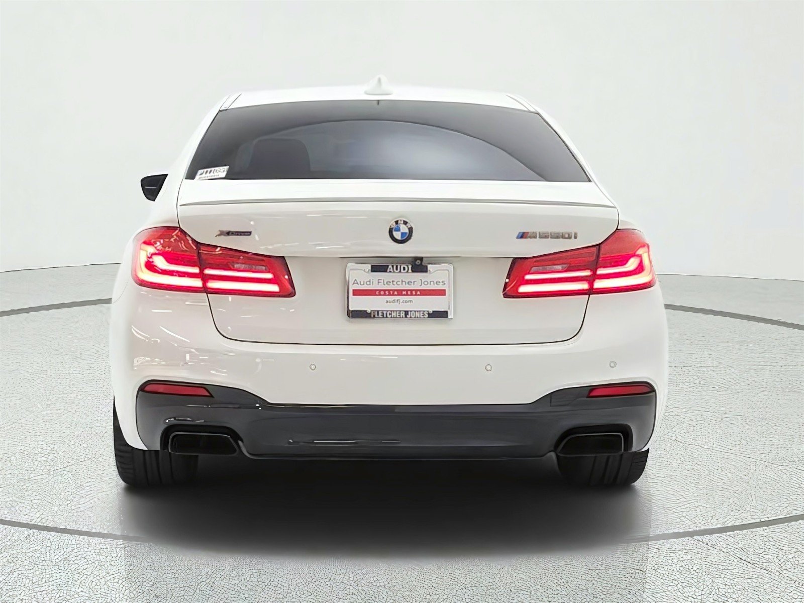 Used 2019 Alpine White BMW M550i xDrive Sedan image 6