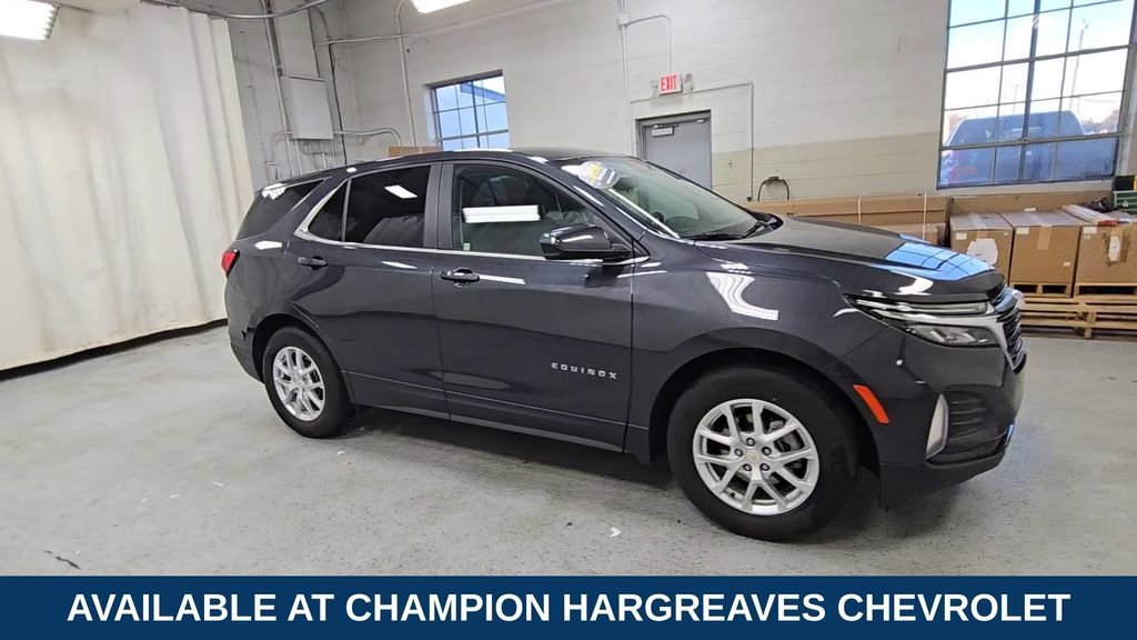 2022 Chevrolet Equinox LT photo 2