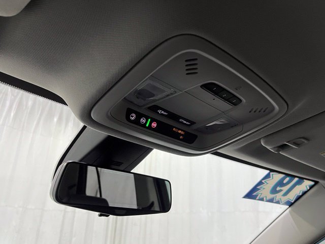 Used 2019 White Chevrolet Premier image 25