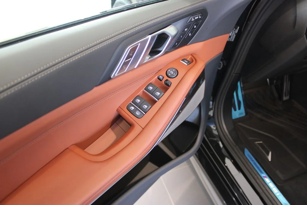 New 2027 Black Sapphire Metallic BMW M60i image 28