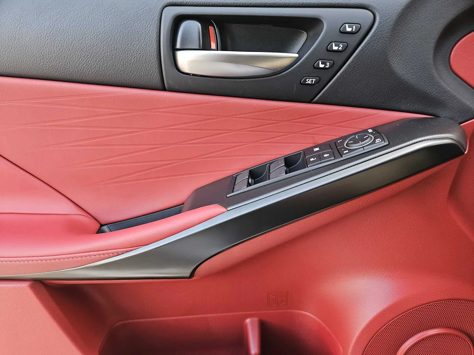 2025 Lexus IS 350 F SPORT - Photo 18