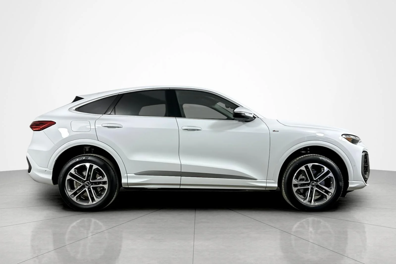 New 2026 Glacier White Metallic Audi Premium 2.0 TFSI quattro image 7