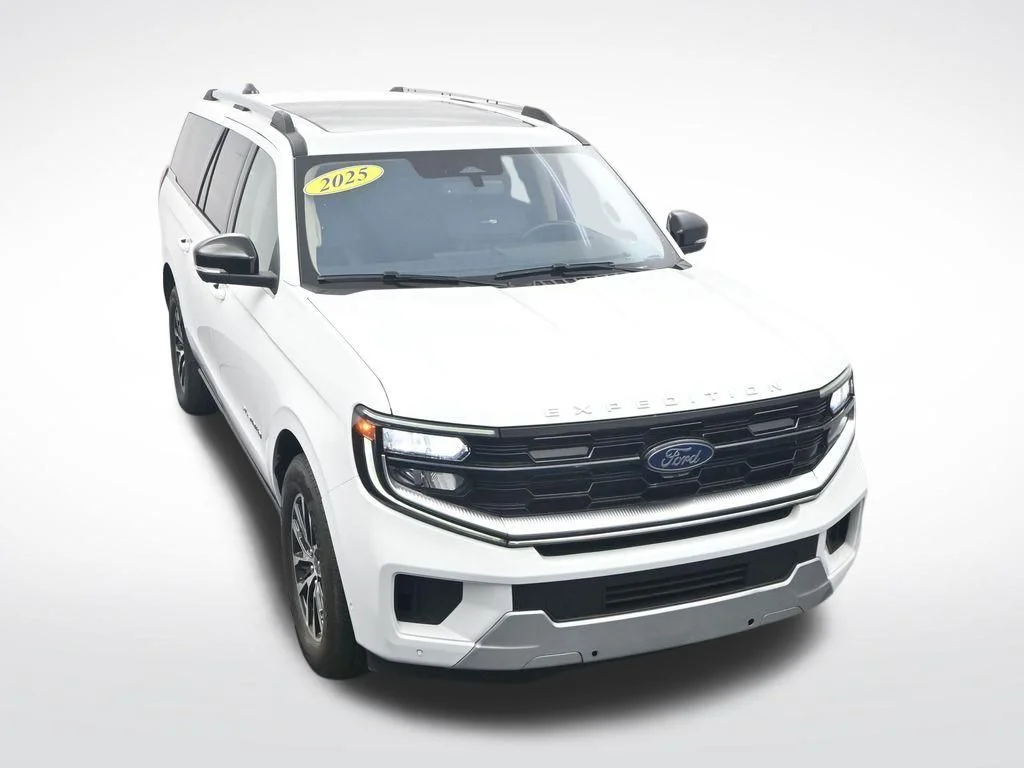 Certified Used 2025 Oxford White Ford Platinum image 27