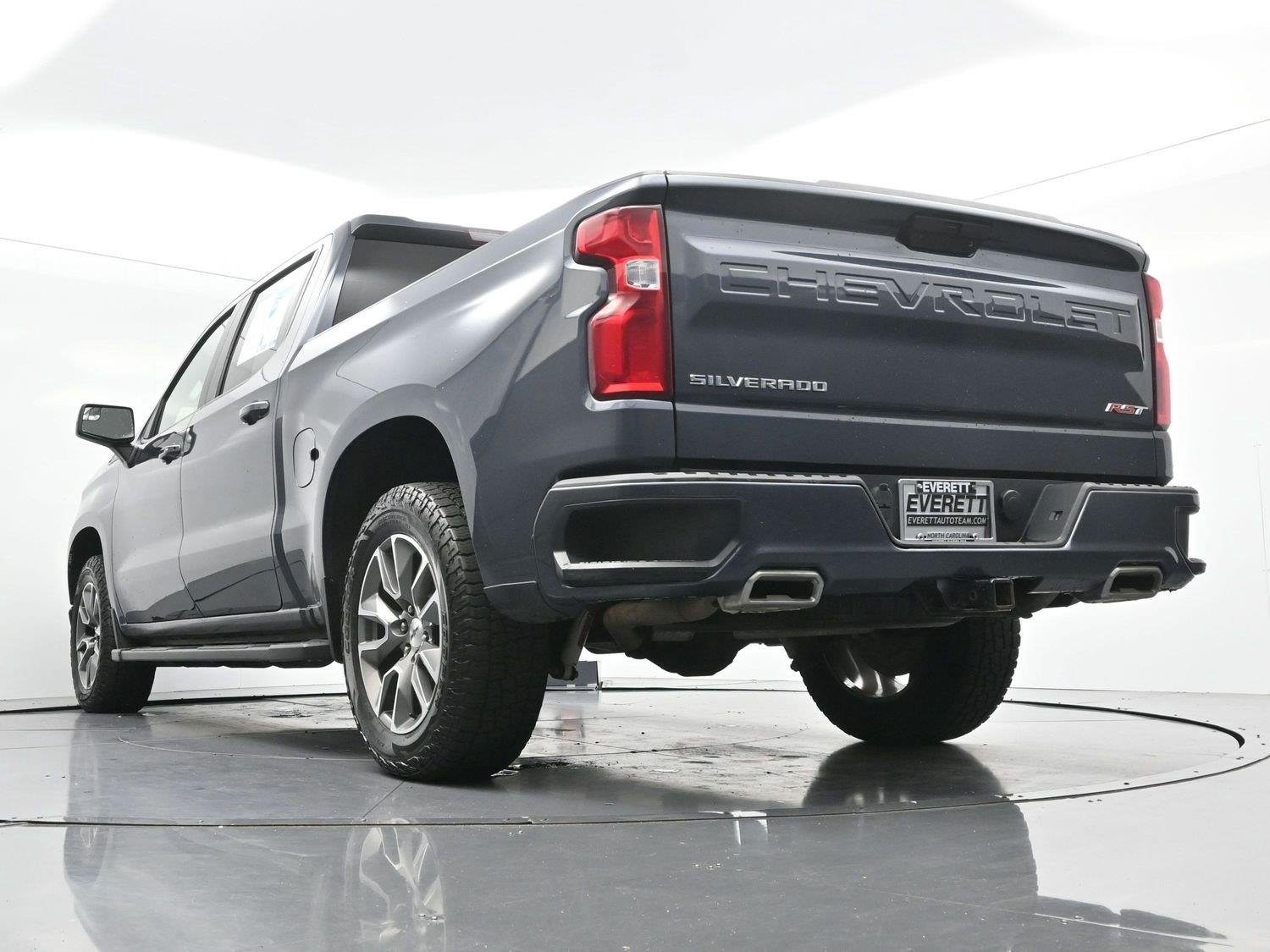 Used 2021 SHADOW GRAY METALLIC Chevrolet RST image 47