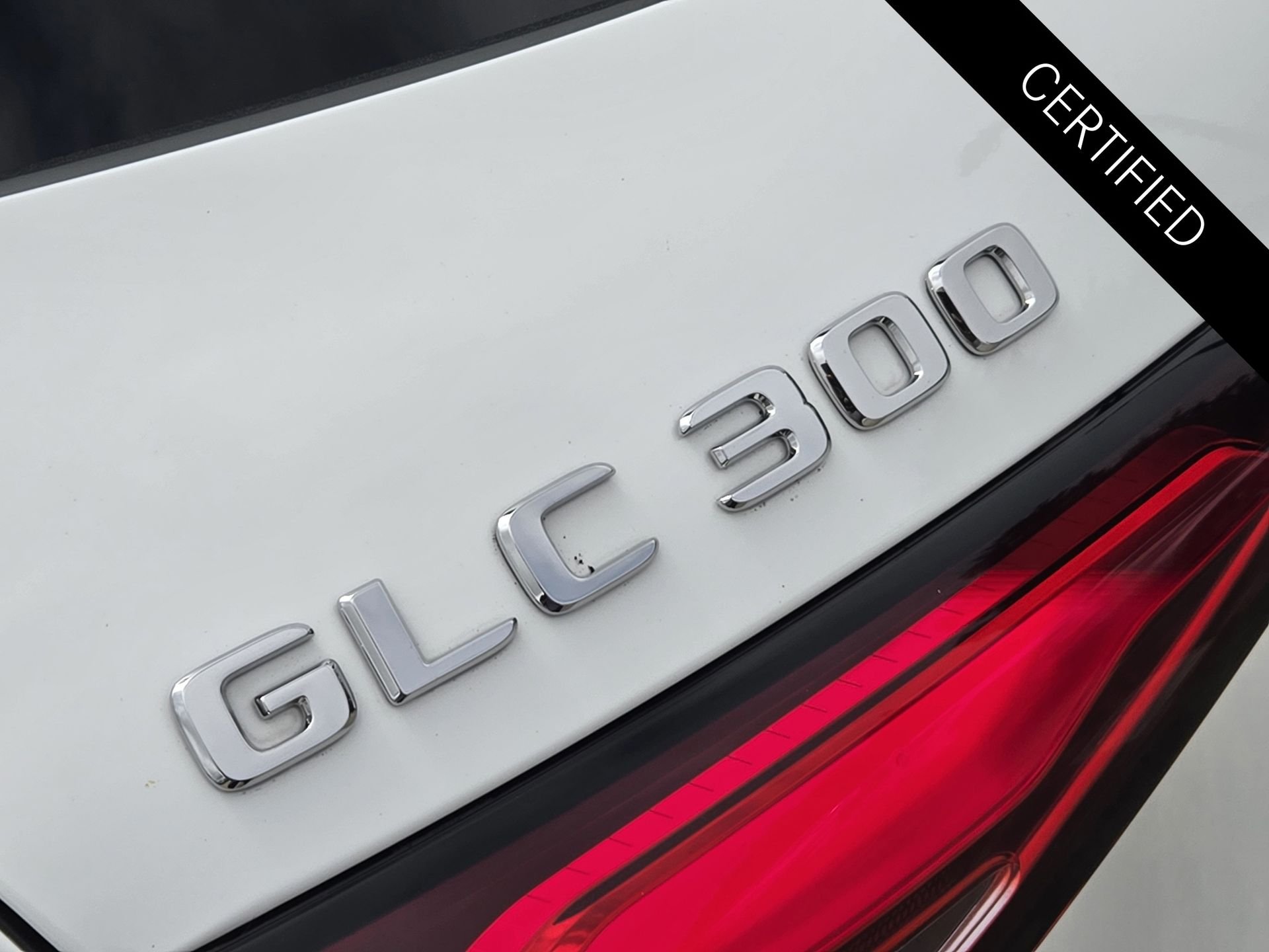 Certified Used 2026 Polar White Mercedes-Benz GLC 300 image 13