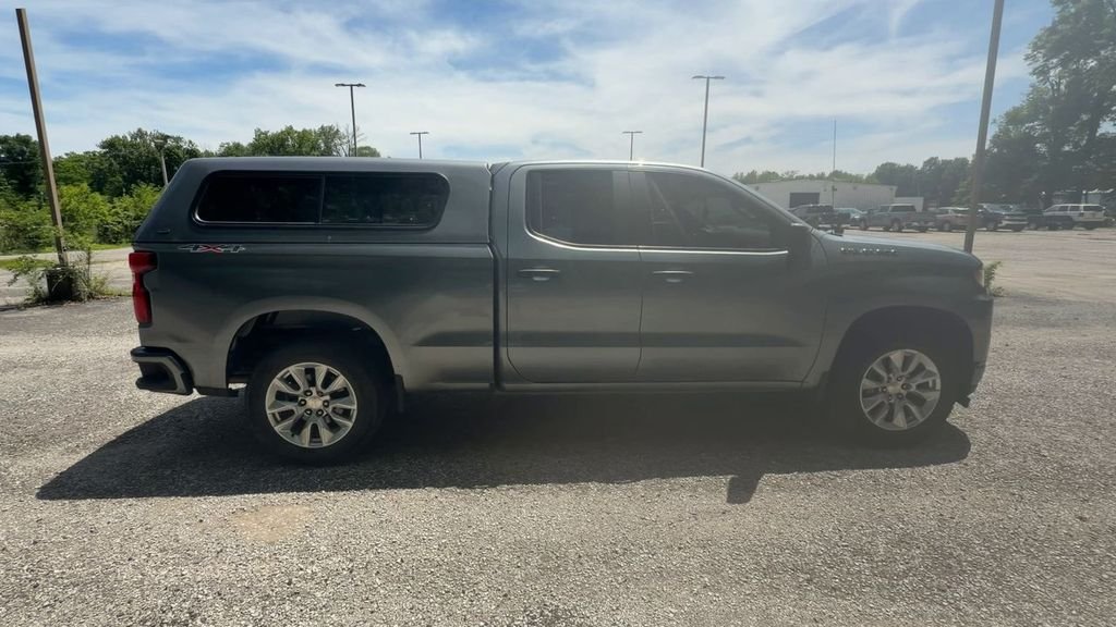 Used 2020 Gray Chevrolet Custom image 9