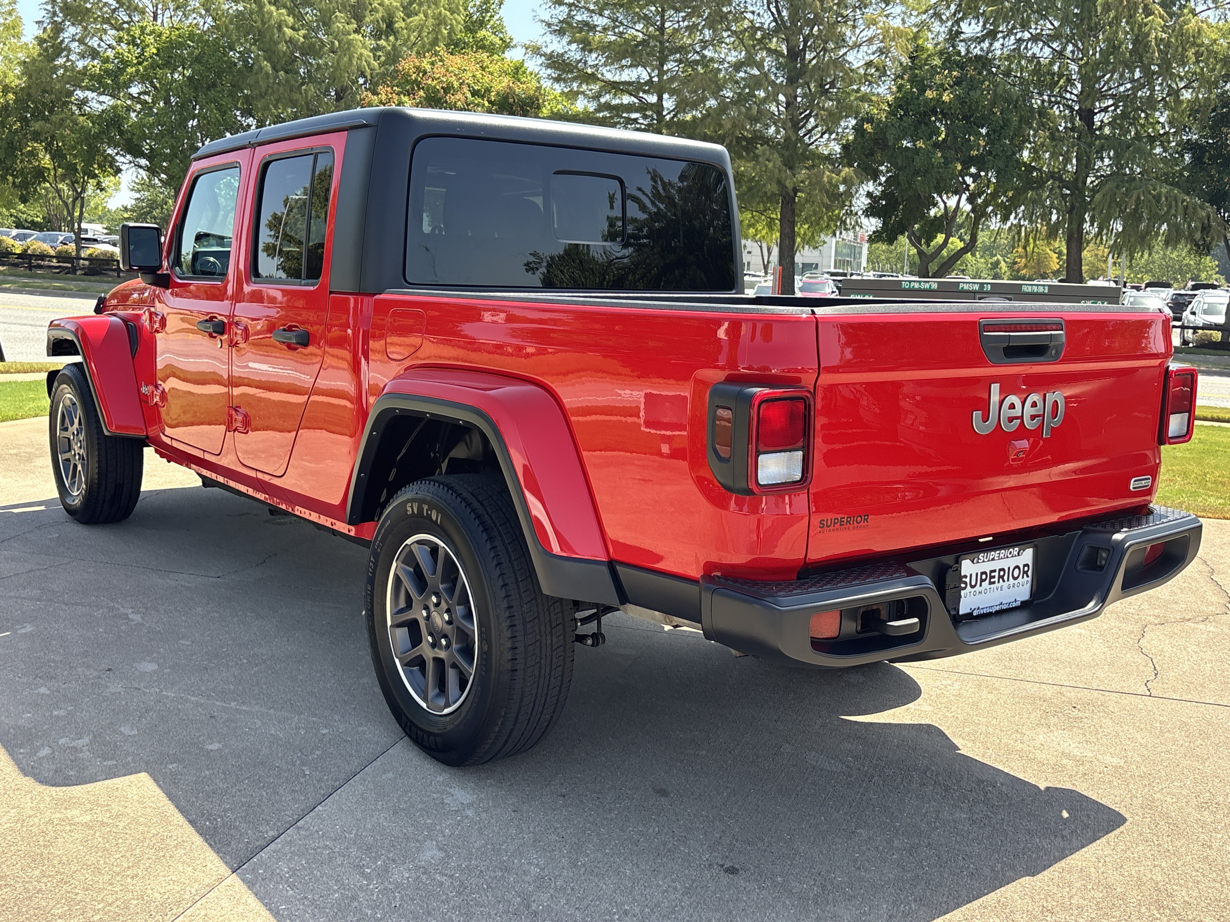 Used 2023 Firecracker Red Clearcoat Jeep Overland 4WD image 8