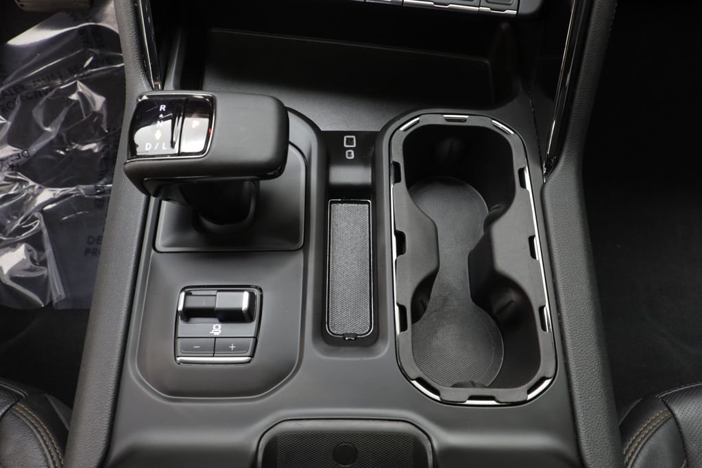 Used 2023 White GMC AT4 image 12