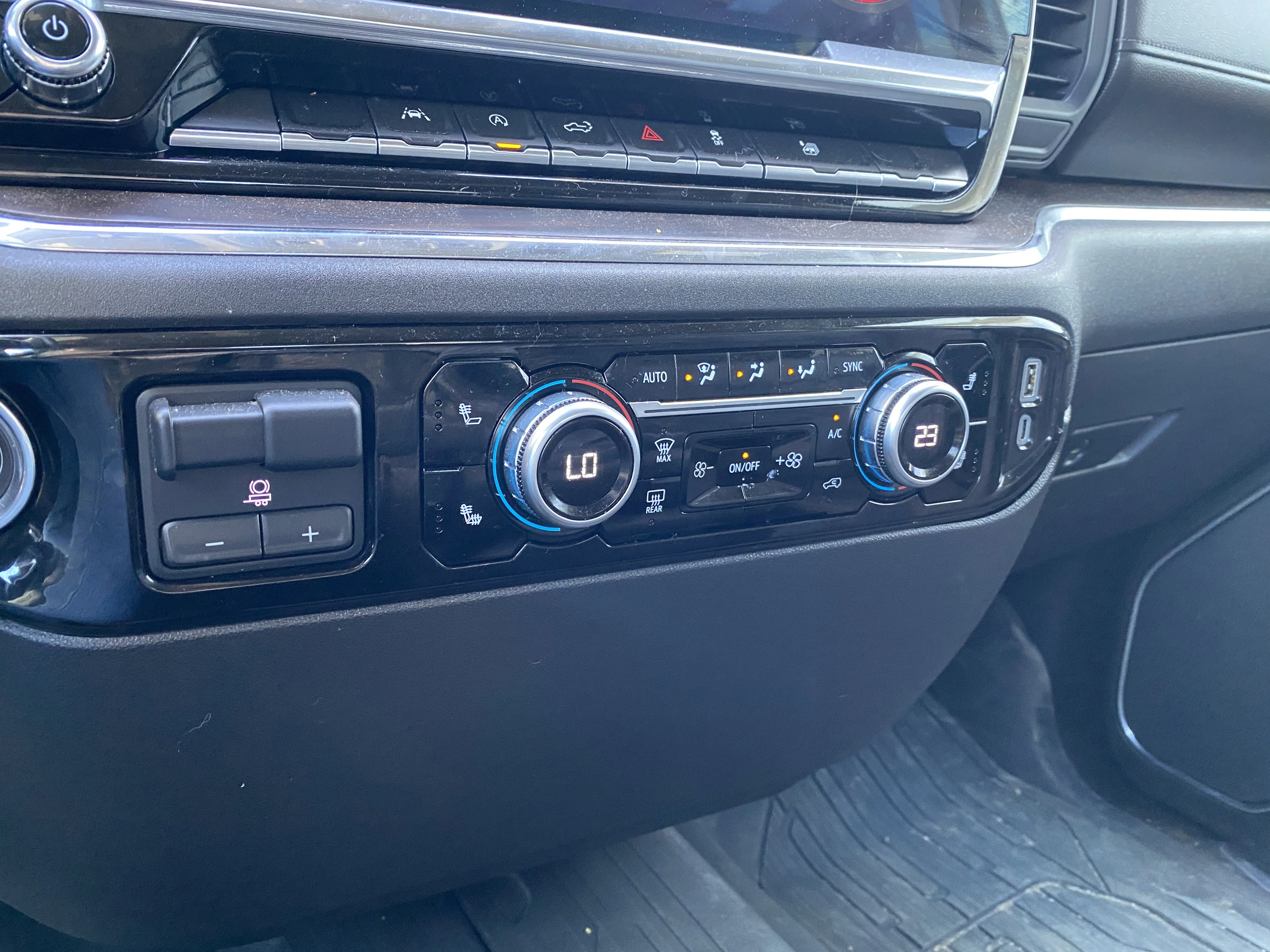 Certified Used 2024 Black GMC Crew Cab SLT image 16
