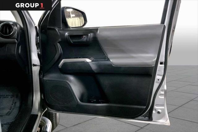 Certified Used 2017 SILVER ME Toyota  image 21