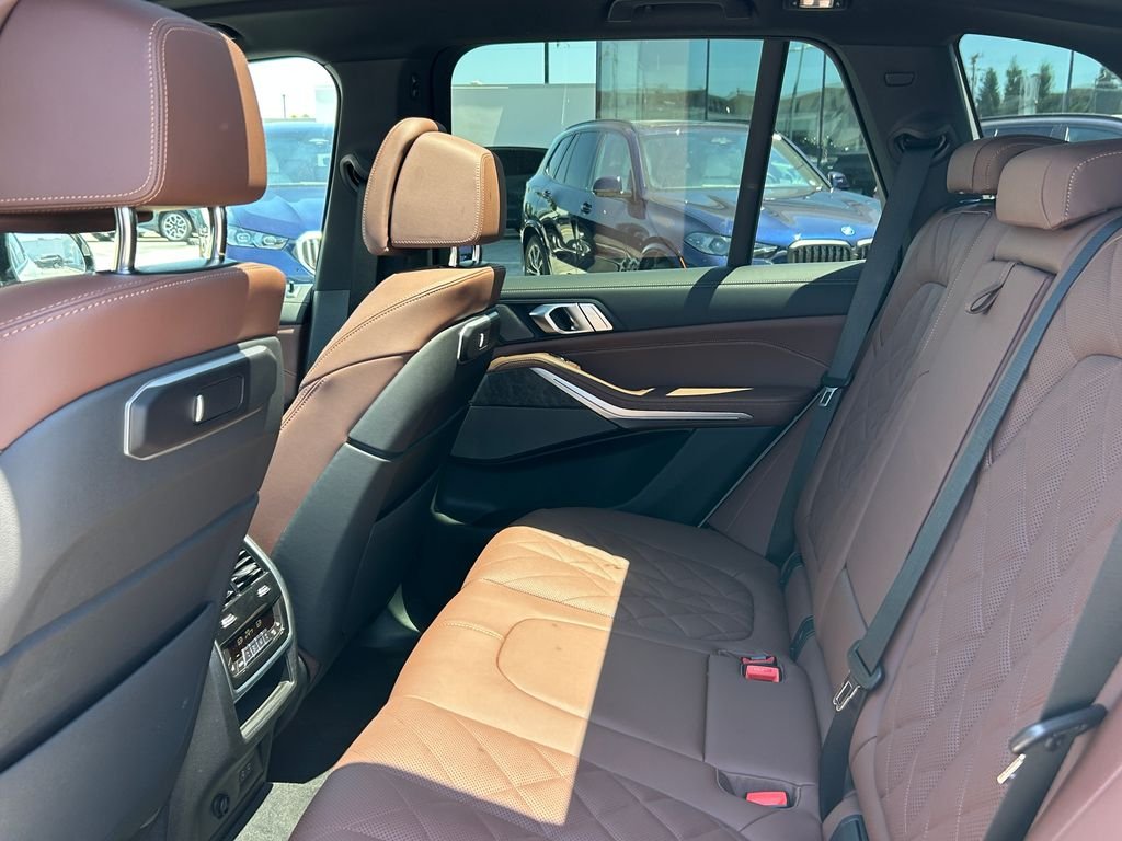 New 2026 Mineral White Metallic BMW xDrive40i image 29
