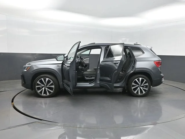Used 2022 Gray Volkswagen 1.5T SE image 42