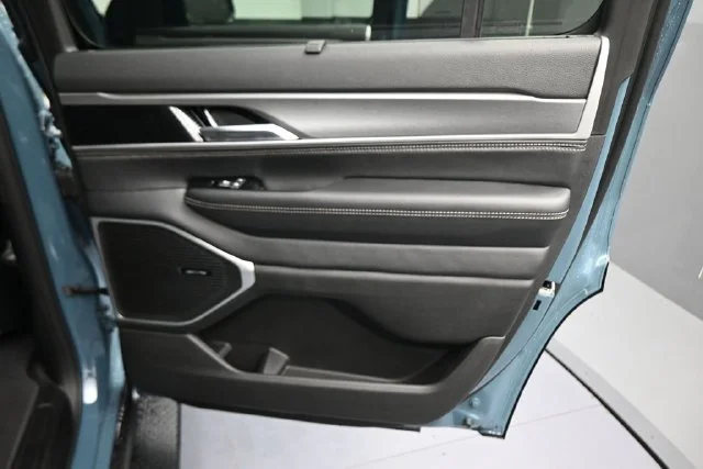 New 2026 Steel Blue Exterior Paint Jeep Limited Altitude image 21