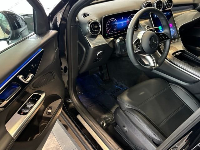 Used 2026 Black Mercedes-Benz GLC 300 image 39