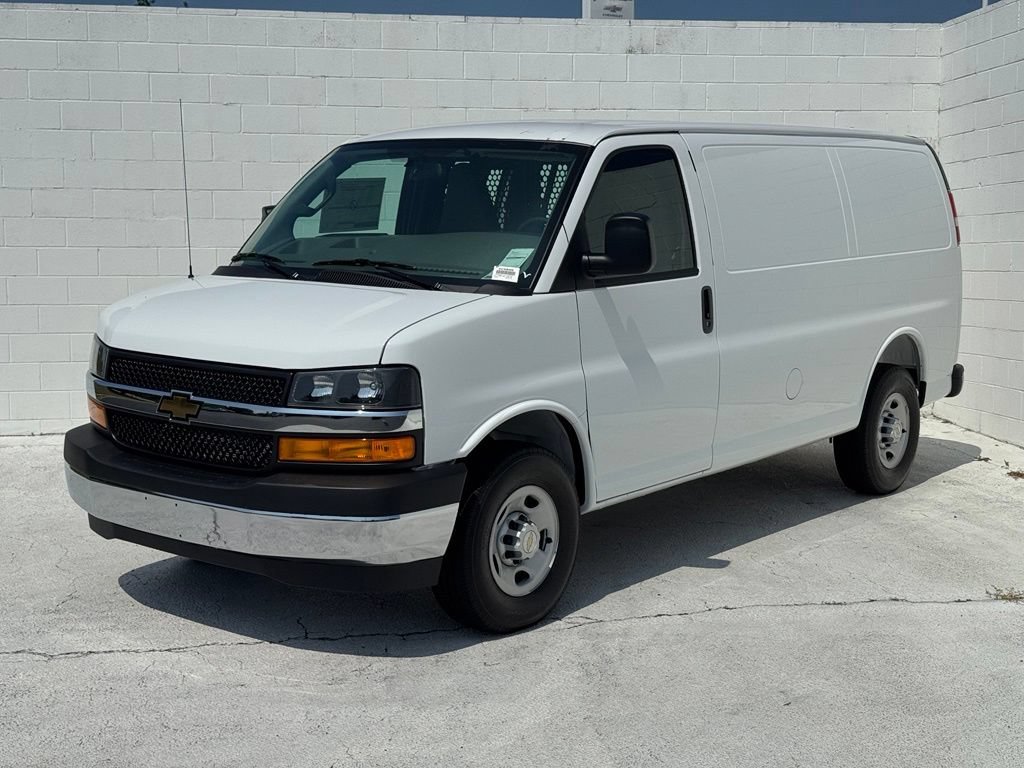 New 2026 Summit White Chevrolet WT image 8