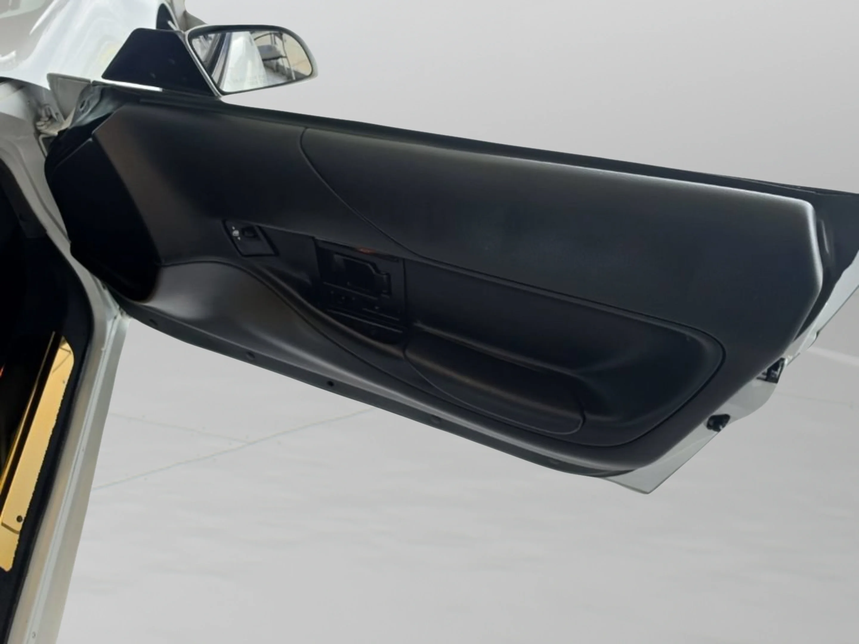 Used 1994  Chevrolet 2dr Convertible image 16