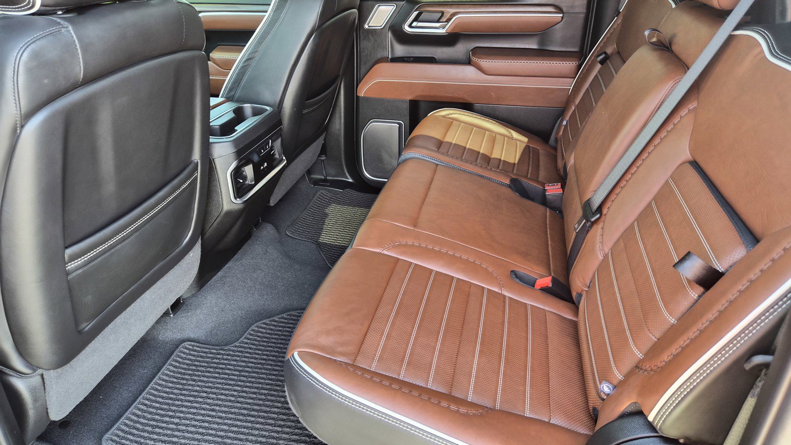 Used 2025 Onyx Black GMC Denali Ultimate image 12