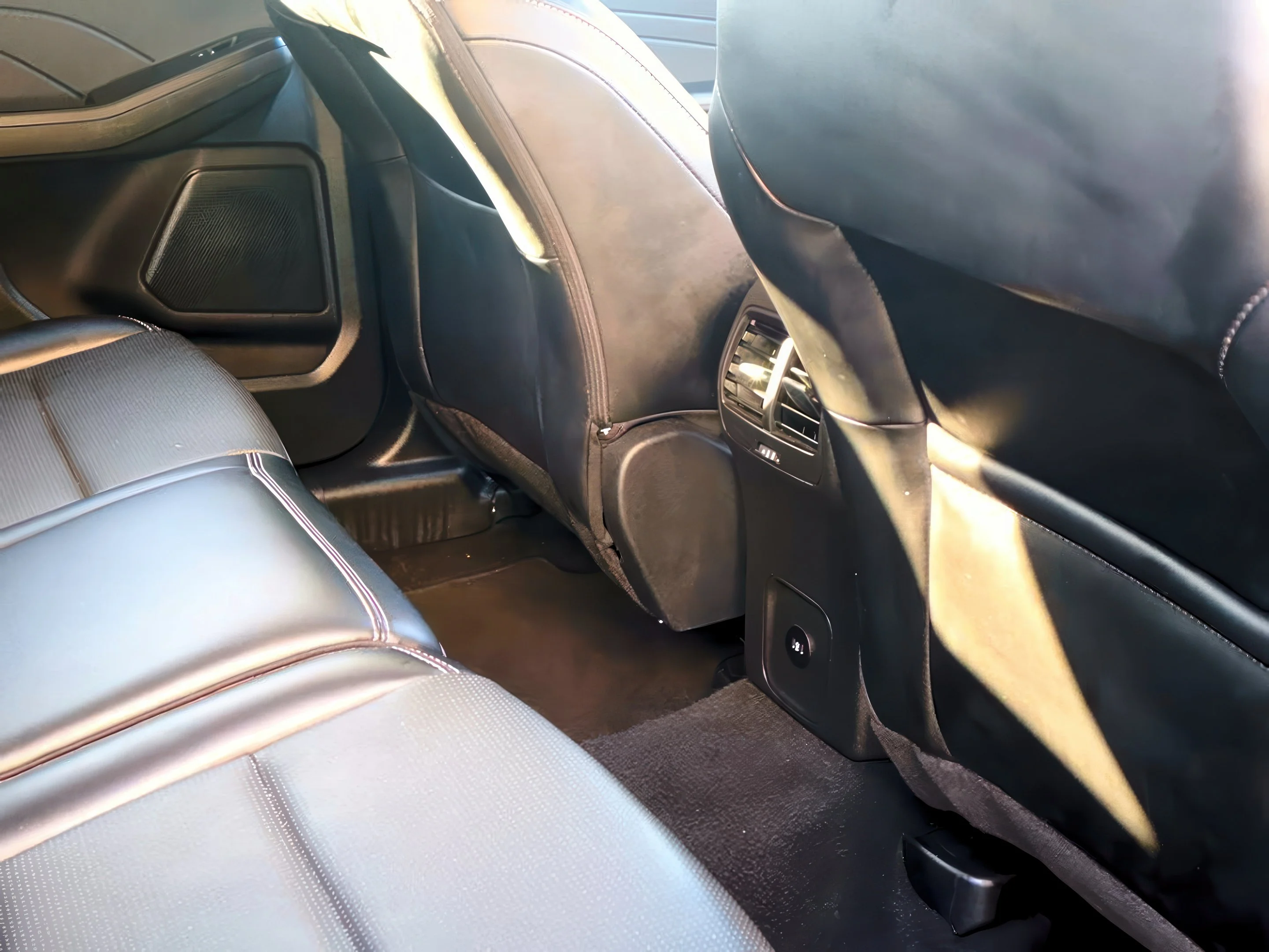 Used 2025 Agate Black Metallic Ford Platinum image 25