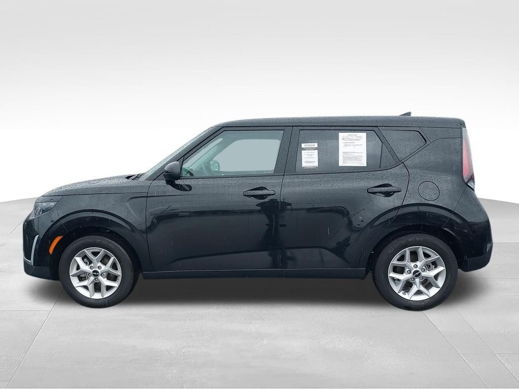 Used 2025 Black Kia LX image 5