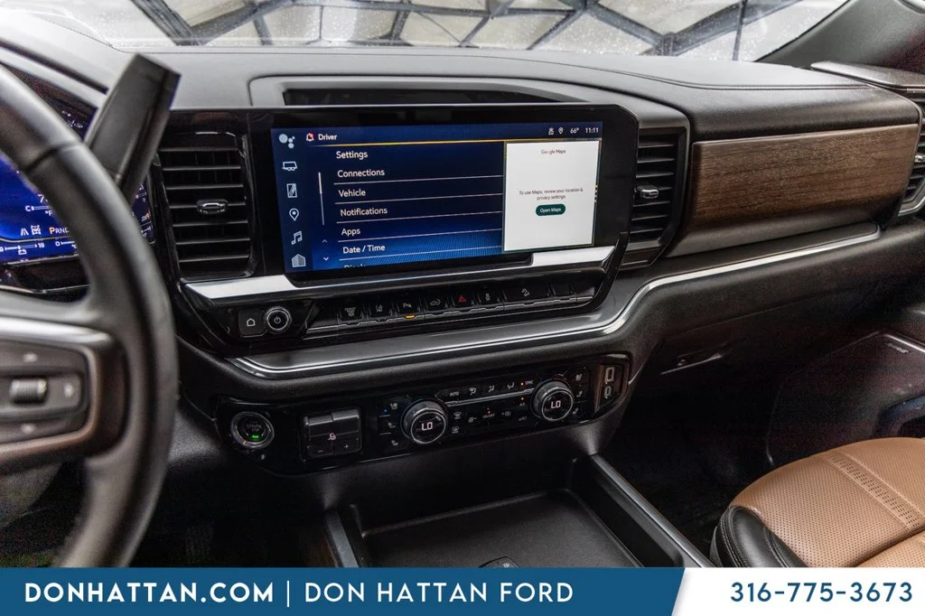 Used 2025 White Chevrolet High Country image 8
