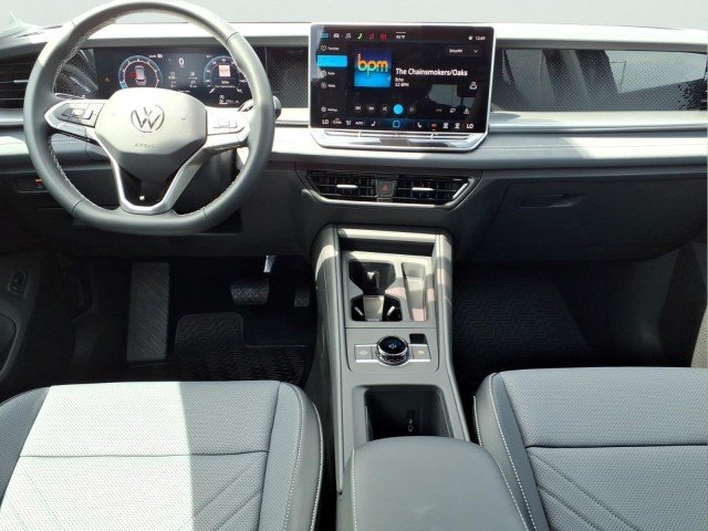 New 2026 Deep Black Pearl Volkswagen SE 4Motion image 13