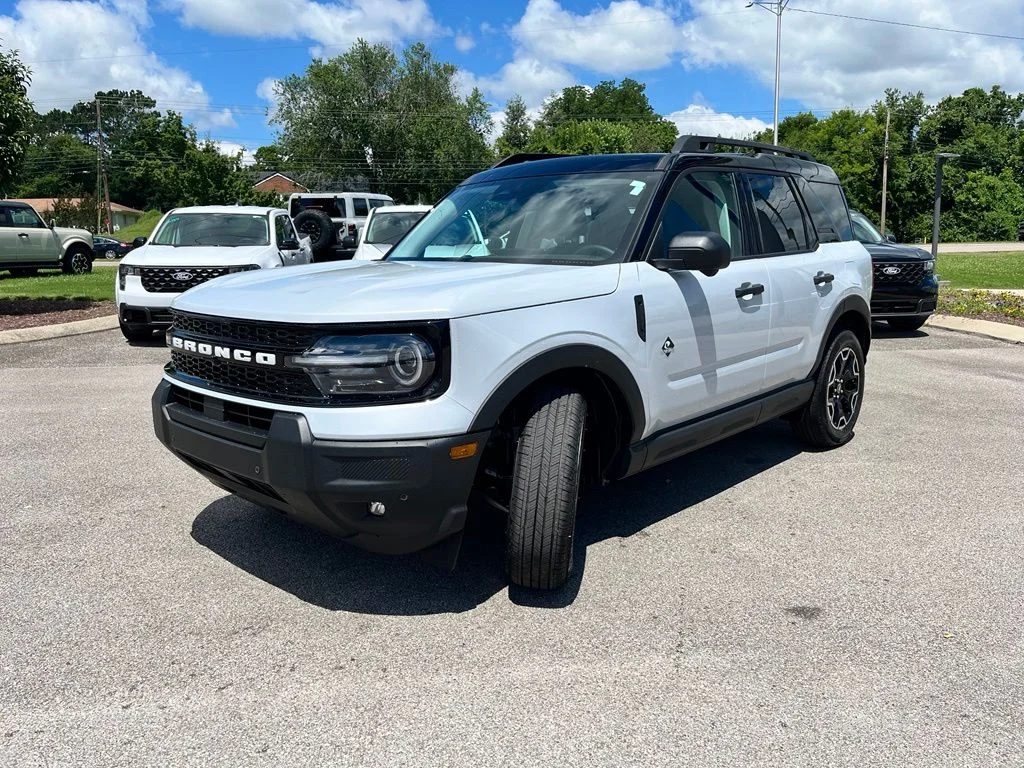 New 2026 White Ford Outer Banks image 3