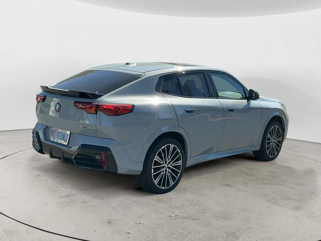 Used 2025 Gray BMW xDrive28i image 7