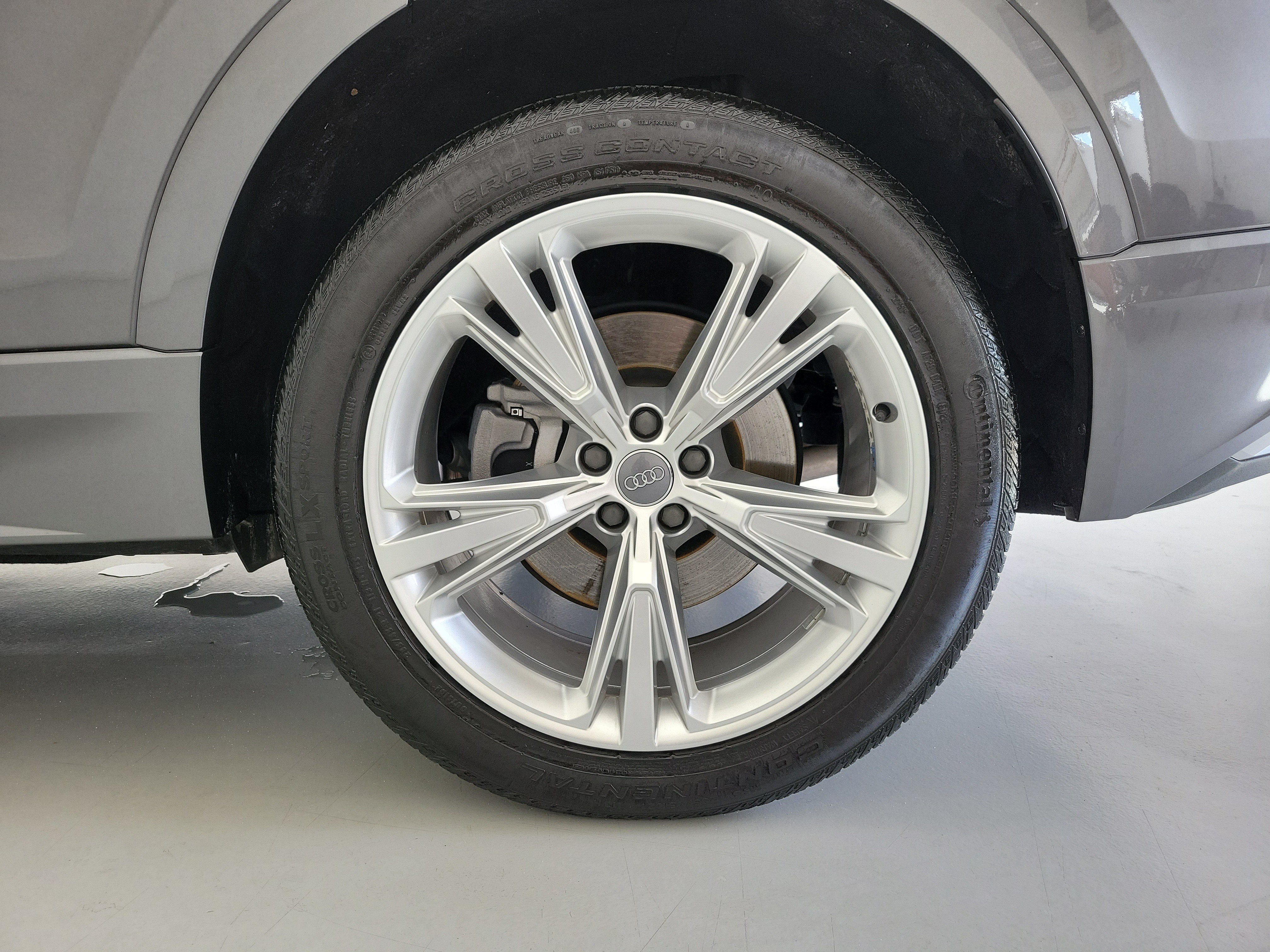 Used 2019 Gray Metallic Audi 3.0T Premium image 11