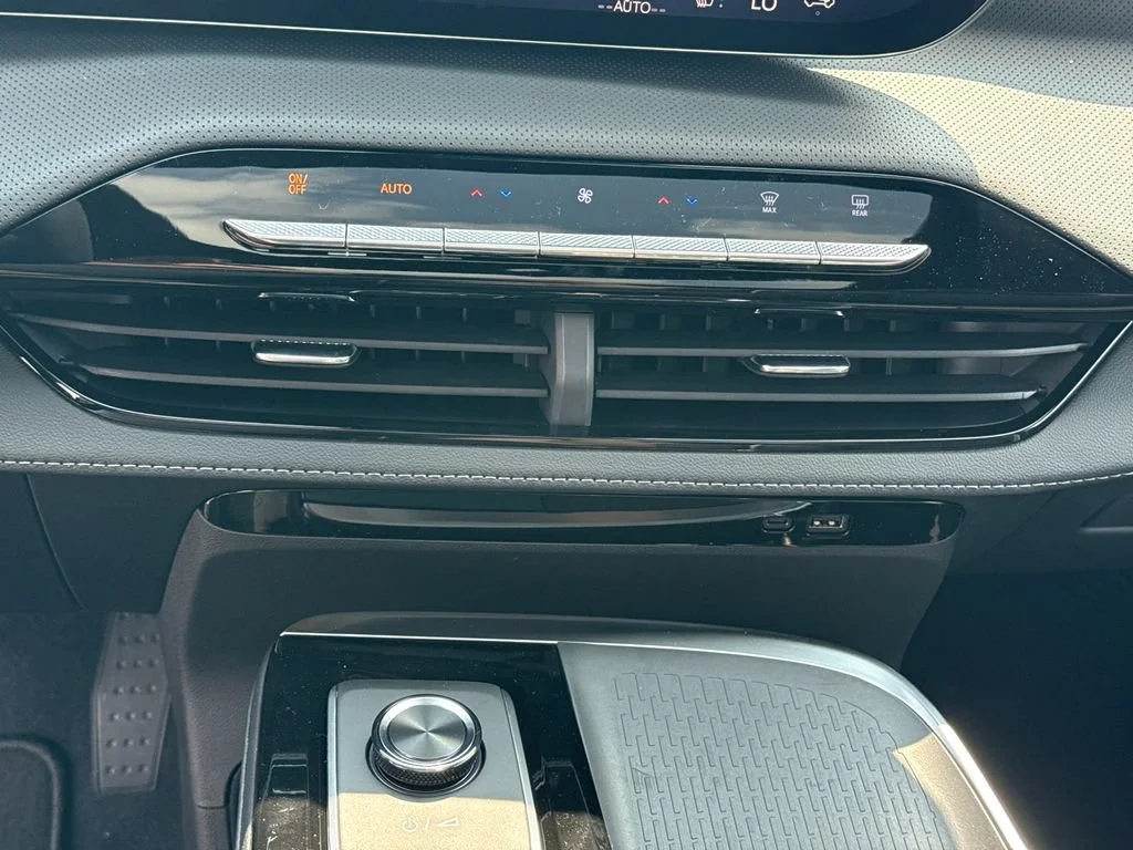 2027 Buick Enclave Preferred - Photo 23