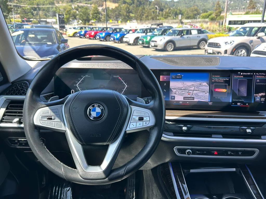Used 2023 Green BMW xDrive40i image 17