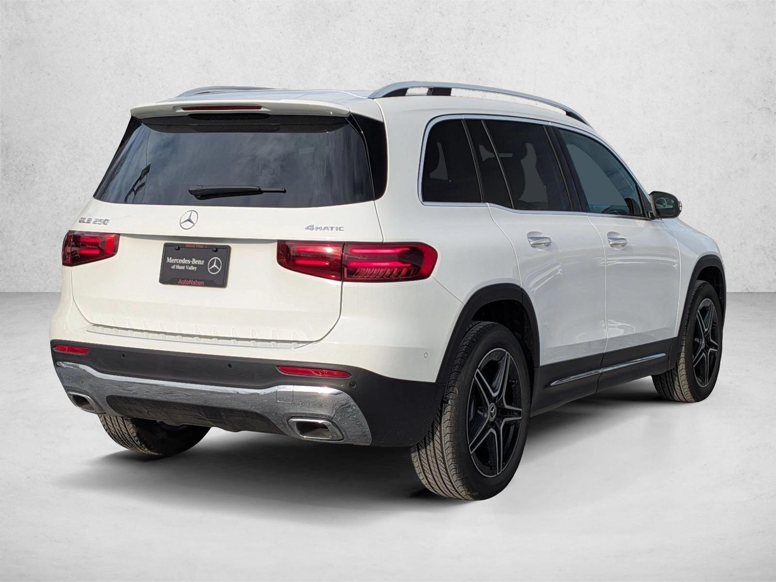 Certified Used 2026 Polar White Mercedes-Benz GLB 250 image 2